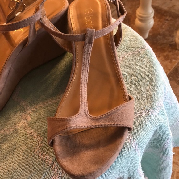 Wedges - Picture 3 of 5